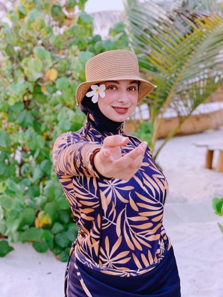 ⁦مايوه بوركيني جولد⁩ - الصورة ⁦2⁩